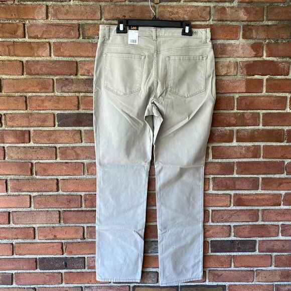 Lee Instantly Slims Straight Leg Relaxed Fit High Rise Jean Size 14 - Picture 9 of 14